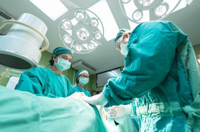 Prima intervenție de chirurgie toracică minim invazivă fără intubație a avut loc la Spitalul Județean Bistrița-Năsăud.
