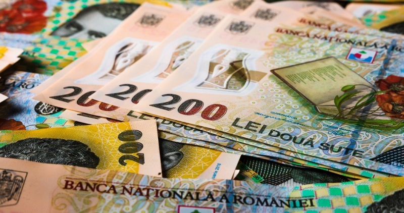 Statul oferă bani pentru mii de români - Aflați condițiile în care puteți primi acești bani