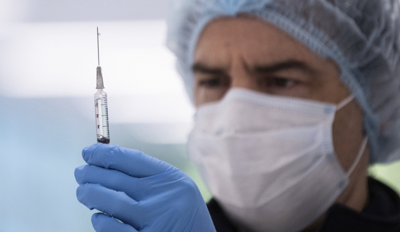INSP raportează că 76 de persoane au primit vaccinul anti-COVID în săptămâna trecută.