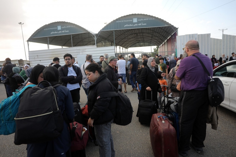 Evacuare cu succes: 93 de români au reușit să părăsească Fâșia Gaza și se găsesc acum în Egipt, potrivit unui anunț al MAE.