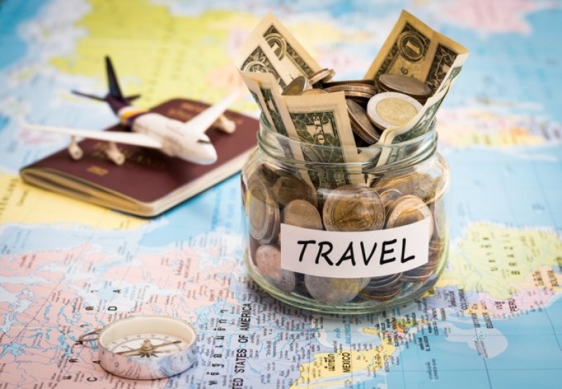 TUI TravelCenter, agenția de turism, a anunțat că va introduce chartere către Catania, Olbia, Faro, Napoli, Gran Canaria, Tenerife, Mallorca și Dubrovnik în anul următor.