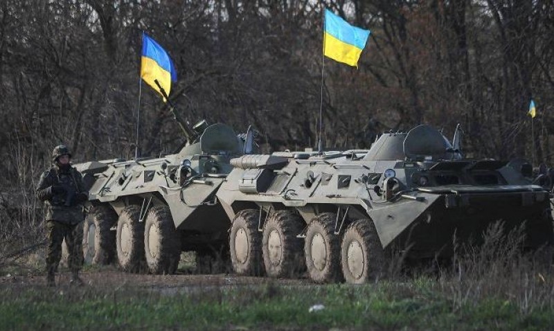 Ucraina își intensifică eforturile anticorupție în contextul unui deznodământ nesigur: folosește colorant în combustibil pentru a preveni furturile din armată.
