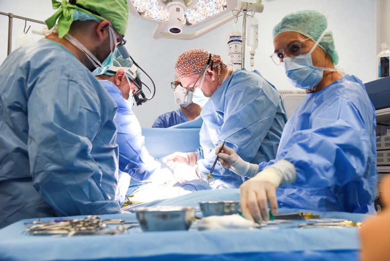 Progres și performanță în chirurgia cardiovasculară minim invazivă la Spitalul Clinic SANADOR