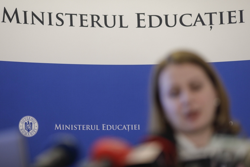 Ministerul Educației a efectuat transferul de fonduri pentru acordarea burselor școlare.