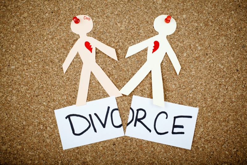 O idee de afaceri neobișnuită: ajută cuplurile care divorțează să scape de amintiri