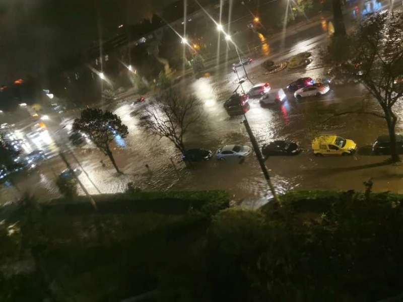 Furtuna din Constanța a inundat străzile, afectând funcționarea autobuzelor electrice (VIDEO)
