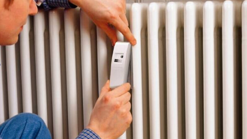 Care ar putea fi consecințele pentru termenul-limită privind instalarea obligatorie a repartitoarelor de căldură în apartamentele din blocuri?