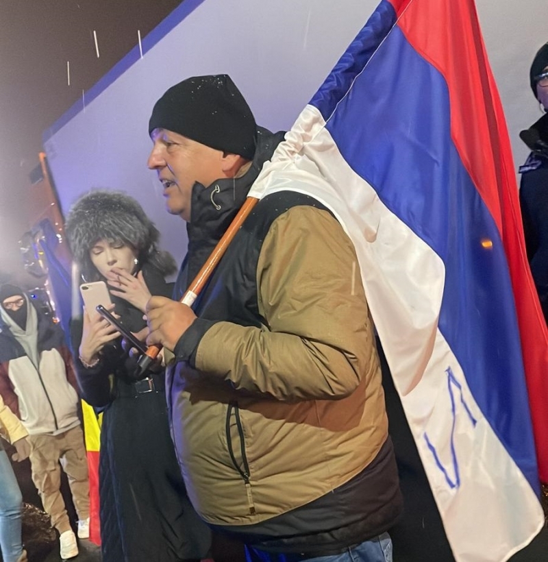 Transportatorii și agricultorii protestează pe o cale periculoasă, steagul Rusiei fiind observat la manifestațiile `spontane`.