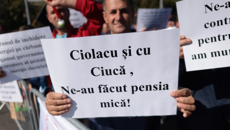 Minerii și metalurgii pensionați au manifestat împotriva legii referitoare la sistemul public de pensii.