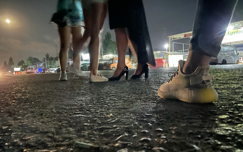 Patru indivizi au închiriat case în Brașov și București pentru prostituarea unei tinere.